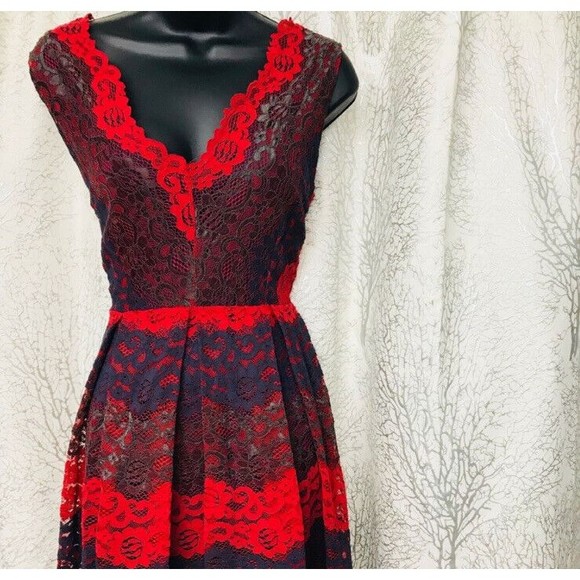 NSR Napean Sea Rd Red Lace Fitted Flare Mini Dress Scalloped V Neck Size Medium - Picture 2 of 10